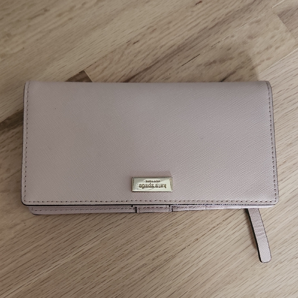Kate Spade Light Pink Wallet